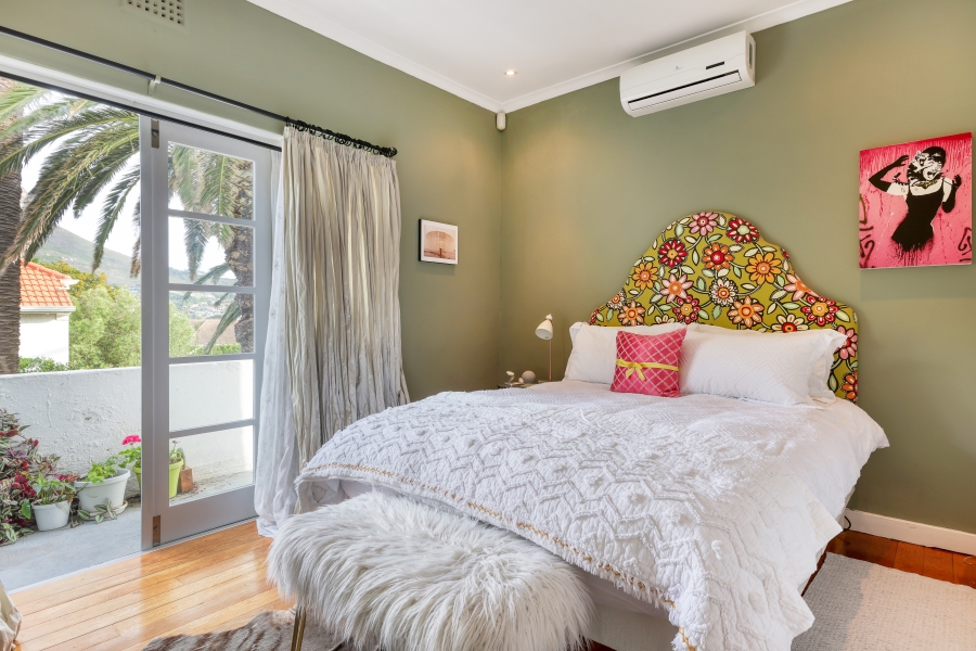 2 Bedroom Property for Sale in Vredehoek Western Cape